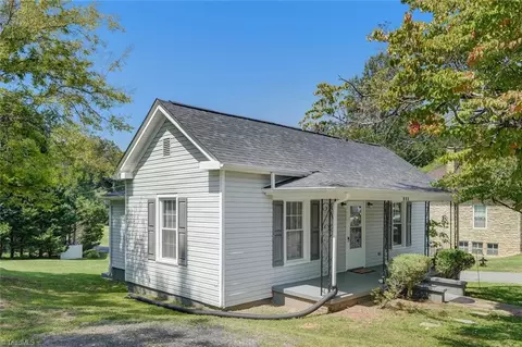 729 Warren Ave E, Eden, NC 27288 photo 3