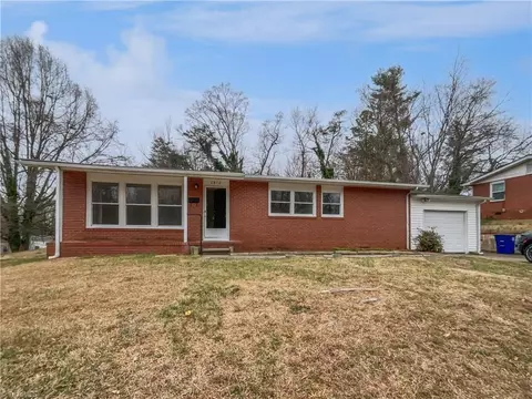 2812 Clement St, Winston Salem, NC 27127