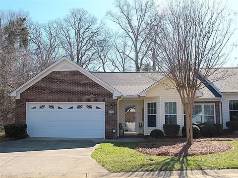 222 Miller Pointe Cir, Winston Salem, NC 27106