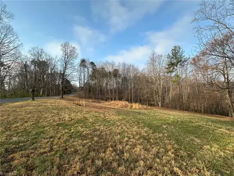 1351 Gene Martin Rd, Walnut Cove, NC 27052