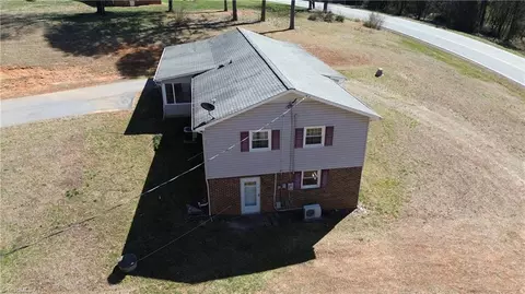 112 Timberlake Trl, Elkin, NC 28621 photo 32
