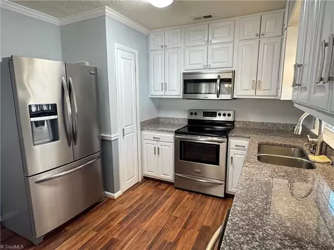 112 Timberlake Trl, Elkin, NC 28621 photo 9
