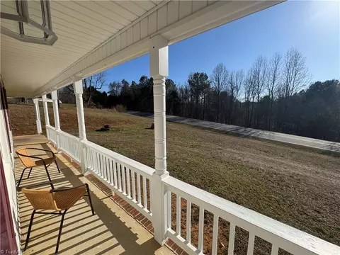 112 Timberlake Trl, Elkin, NC 28621 photo 2