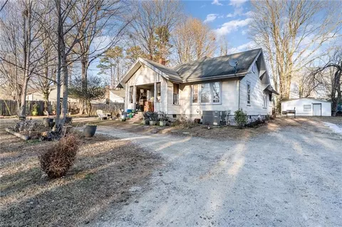 844 Cummins St, High Point, NC 27262