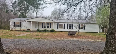 6033 Nc Highway 801, Mocksville, NC 27028