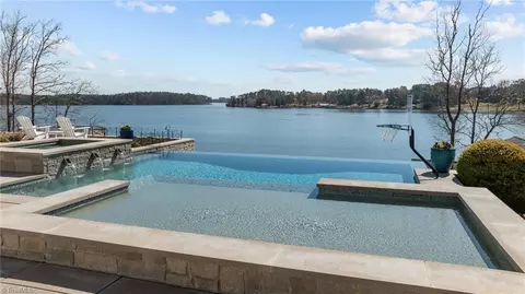 992 Estate Rd, Semora, NC 27343 photo 2