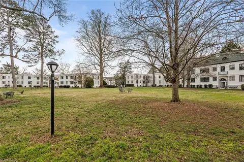 1700 Elm St N #C4, Greensboro, NC 27408