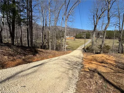 2558 Ymca Camp Rd, King, NC 27021 photo 3