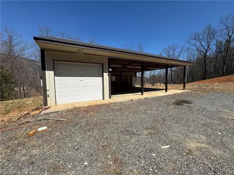2558 Ymca Camp Rd, King, NC 27021