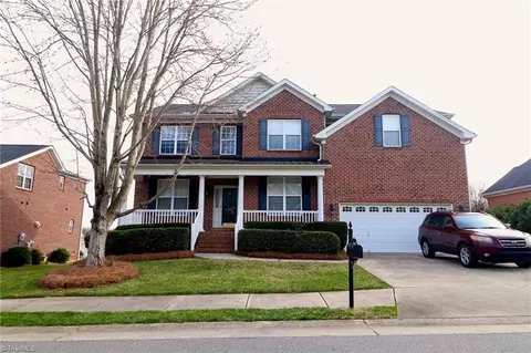 2090 Waterford Village Dr, Clemmons, NC 27012