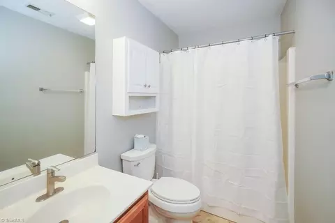 Bath - 1128 Wesson Ct, High Point, NC 27265 photo 2 of 2