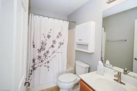 Bath - 1128 Wesson Ct, High Point, NC 27265 photo 1 of 2