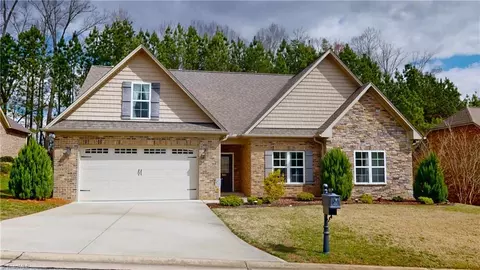501 Cambridge Links Ct, Winston Salem, NC 27107