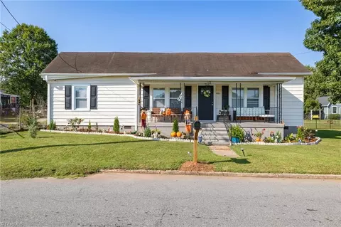 125 High St S, Eden, NC 27288