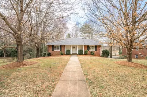 3400 Kinnamon Rd, Winston Salem, NC 27104