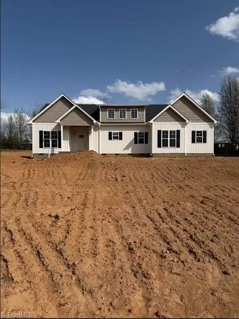 124 Broken Arrow Dr, Ararat, NC 27007