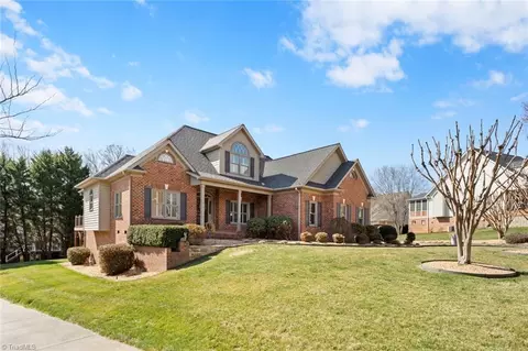 482 Paigebrook Dr, Winston Salem, NC 27106