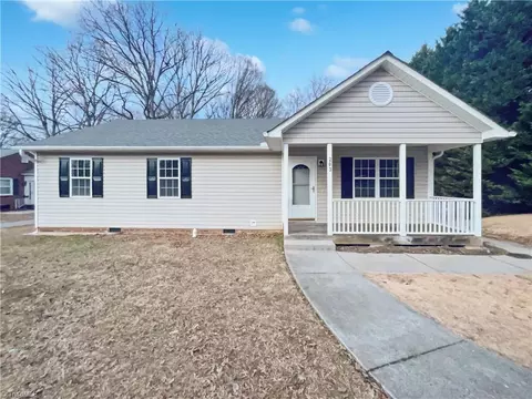 203 Crescent Rd, Winston Salem, NC 27105