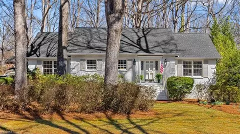 3000 Round Hill Rd, Greensboro, NC 27408