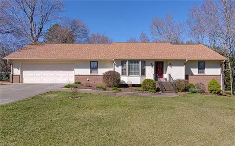 1217 Vanclair Dr, Winston Salem, NC 27105