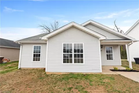 3217 Ohenry Blvd N, Greensboro, NC 27405