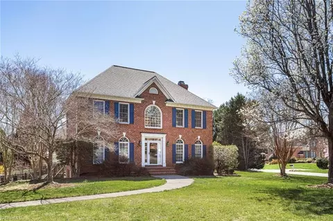 1800 Dunmore Ln, Clemmons, NC 27012