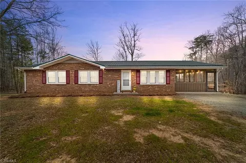 996 Smith Rd, Stoneville, NC 27048