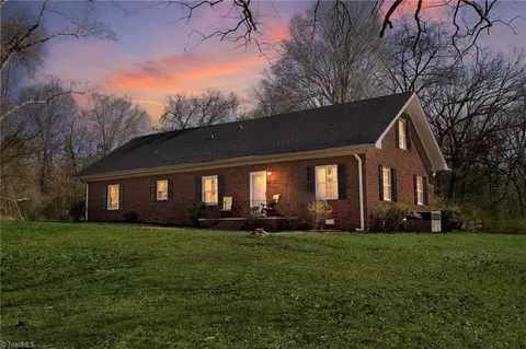 3719 Grantville Ln, Asheboro, NC 27205