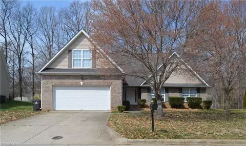 718 Pecan Ridge Cir, Kernersville, NC 27284