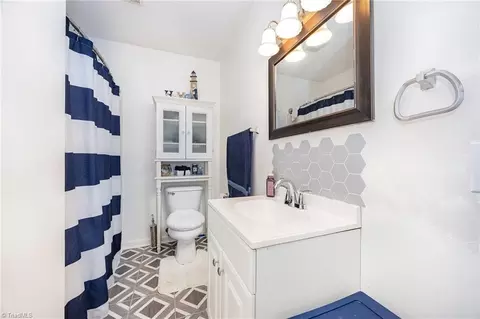 Bath - 2904 Triangle Lake Rd, High Point, NC 27260 photo 1 of 2