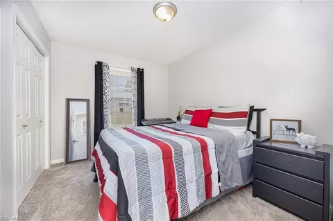 Bedroom - 2904 Triangle Lake Rd, High Point, NC 27260 photo 2 of 2