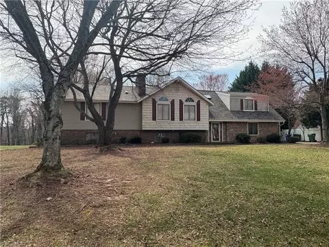 6416 Lamshire Rd, Kernersville, NC 27284