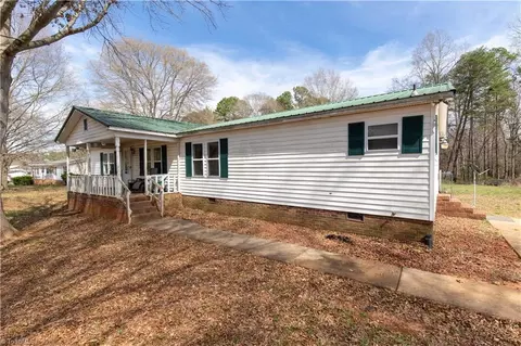 5212 Old Concord Rd, Salisbury, NC 28146