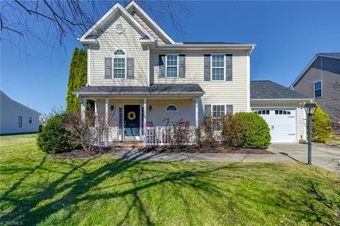 5743 Misty Hill Cir, Clemmons, NC 27012