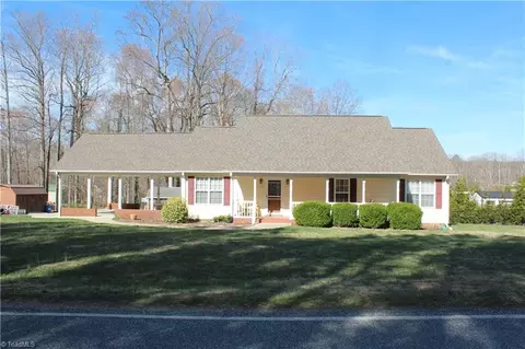 3361 Helmstetler Rd, Lexington, NC 27295