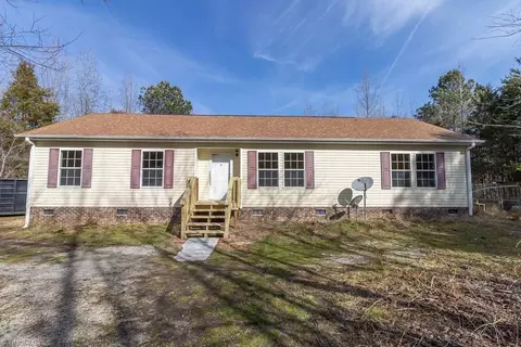 5472 Gypsyrose Dr, Liberty, NC 27298