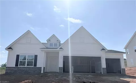 1305 Creek Knoll Dr, Lewisville, NC 27023