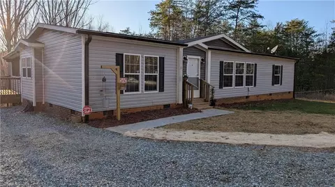 1423 Deer Trl, Reidsville, NC 27320