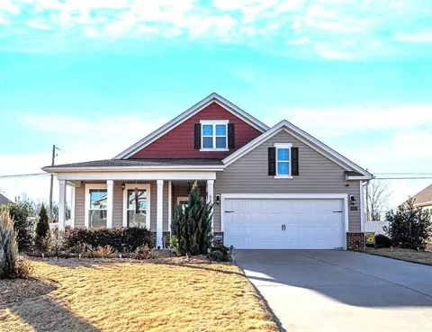 6500 Bellawood Dr, Trinity, NC 27370