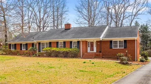 115 Woodland Dr, Jamestown, NC 27282
