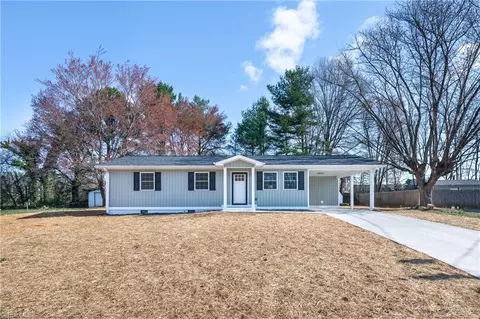 116 Pickshin Ave, Dobson, NC 27017
