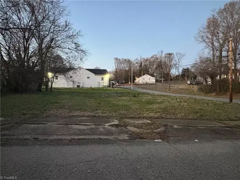 1321 Furlough Ave, High Point, NC 27260