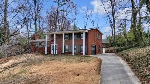 2801 Regency Dr, Winston Salem, NC 27106