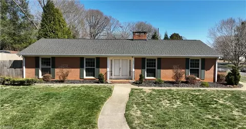 5600 Kane Dr, Pfafftown, NC 27040