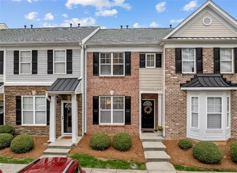 53 Ledgerstone Ln, Greensboro, NC 27407