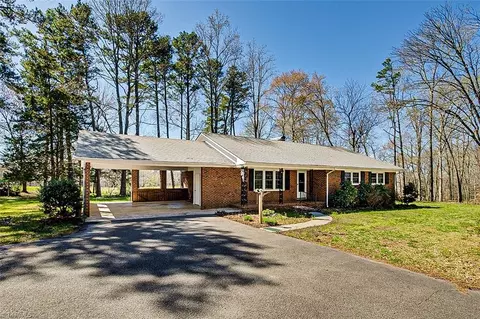 1911 Moore Rd N, Robbins, NC 27325