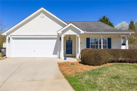 4390 Creekview Ct, Kernersville, NC 27284