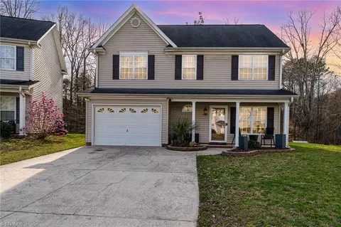 1525 Birkdale Ct, High Point, NC 27265