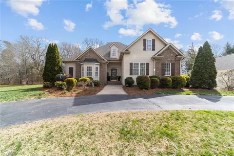 Exterior - 6200 Tether Ct, Summerfield, NC 27358 photo 2 of 9