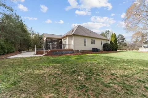 Exterior - 6200 Tether Ct, Summerfield, NC 27358 photo 8 of 9